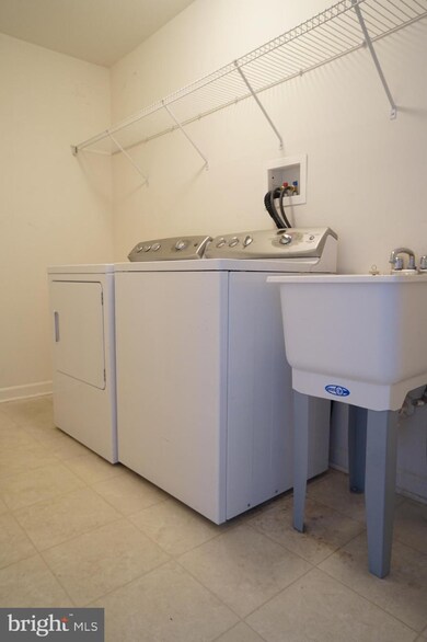 177 S Savanna Dr, Pottstown, PA 19465 - photo 6