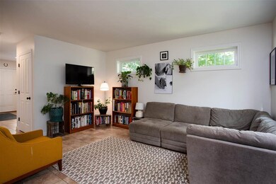 69 Railroad St, Richmond, VT 05477 - photo 5