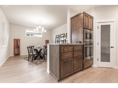 135 Grizzly Ave, Eugene, OR 97404 - photo 7