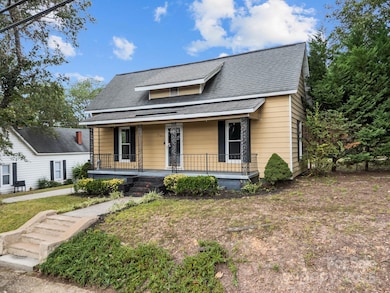 610 Watts St, Albemarle, NC 28001 - photo 3