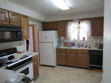 219 Hepburn St, Milton, PA 17847 - photo 7