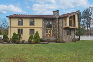 590 Mohawk Dr, Westport, MA 02790 - photo 2