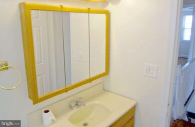 938 Palladi Dr, Halethorpe, MD 21227 - photo 7