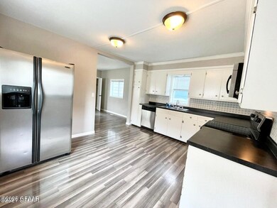 1121 2nd Ave N, Grand Forks, ND 58203 - photo 5