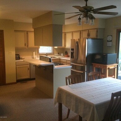 1120 Skyview Dr, Milton, PA 17847 - photo 4