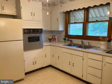 18507 Indian Cottage Rd, Hagerstown, MD 21742 - photo 5