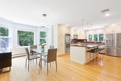 156 Worcester Ln, Waltham, MA 02451 - photo 3