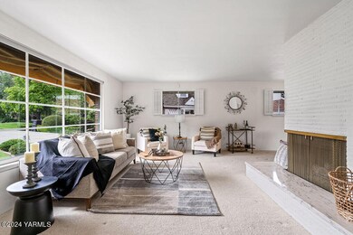 109 W Gilbert Dr, Yakima, WA 98902 - photo 4