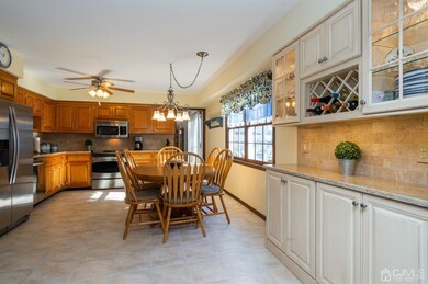 206 Maple St, Middlesex, NJ 08846 - photo 2