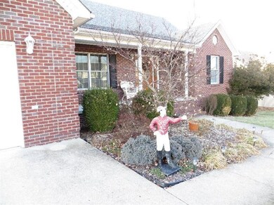 844 Isaac Shelby Cir E, Frankfort, KY 40601 - photo 2