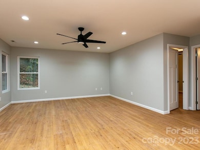 34 Shire Way Ln, Leicester, NC 28748 - photo 2