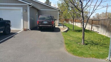 2432 SW 23rd St, Redmond, OR 97756 - photo 2