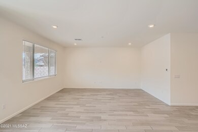 5-068814369-07 Living Room