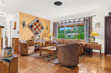 Nice open living room 17x14