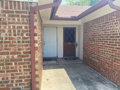 700 E Pecan St, Hurst, TX 76053 - photo 5