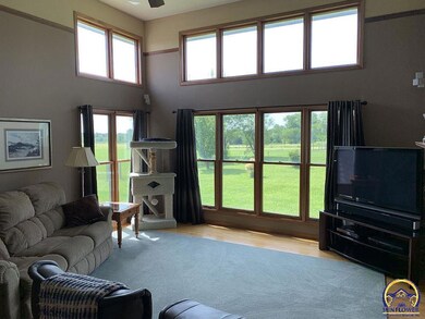 9241 SW 61st St, Topeka, KS 66610 - photo 6