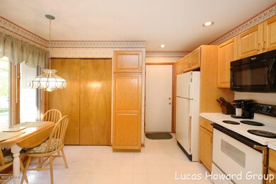 1954 Cross Bend St NE unit 39, Grand Rapids, MI 49505 - photo 7