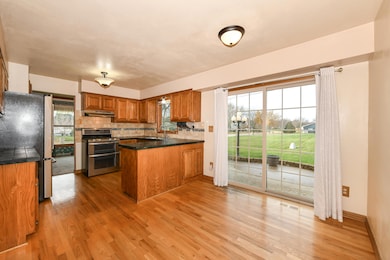 8262 63rd Ave, Pleasant Prairie, WI 53158 - photo 5