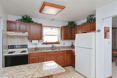 194 Sharptown Auburn Rd, Pilesgrove, NJ 08098 - photo 3