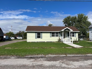 122 W 10th Ave, Sault Sainte Marie, MI 49783 - photo 2