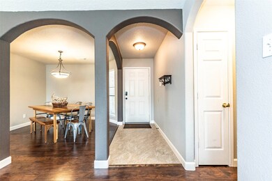 2967 Community Dr, Alvin, TX 77511 - photo 4