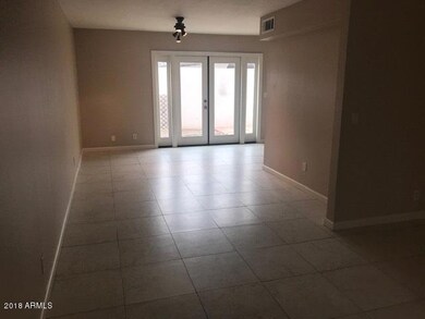 DR WITH FRENCH DOORS