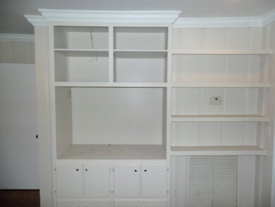 Entertainment center