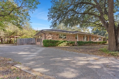 8756 Panther Dr, Woodway, TX 76712 - photo 2