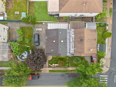 169 Redgrave Ave, Staten Island, NY 10306 - photo 3