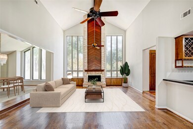 1102 Briarbrook Dr, Houston, TX 77042 - photo 4