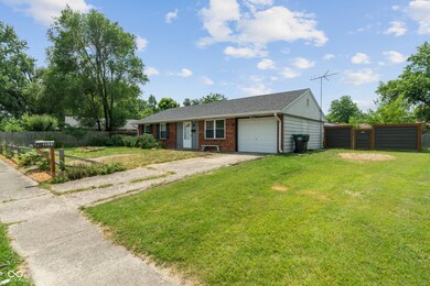 1108 Warwick Dr, New Whiteland, IN 46184 - photo 2