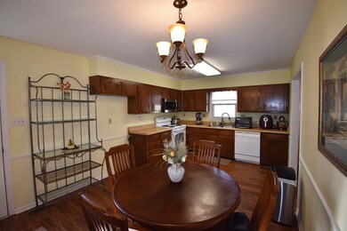 704 Pineridge Dr, Hopkinsville, KY 42240 - photo 2