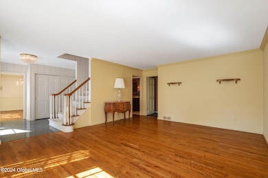 11 Gloria Ln, Schenectady, NY 12309 - photo 7