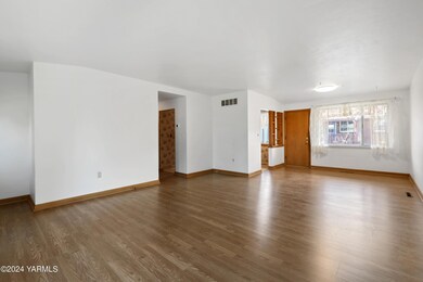 Spacious living room