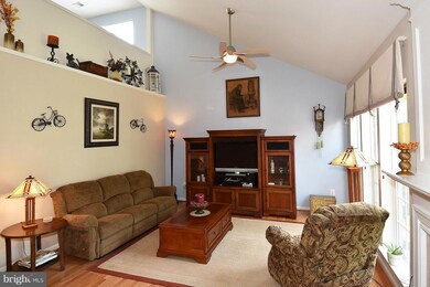 12397 Grantley Ct, Woodbridge, VA 22192 - photo 4