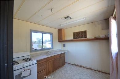 32531 Cox Rd, Menifee, CA 92584 - photo 6