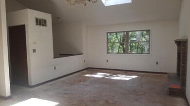 2247 S Rocky Mountain Dr, Effort, PA 18330 - photo 6