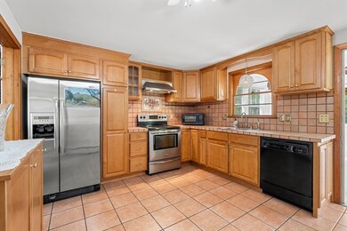11 Rogers Cir, Braintree, MA 02184 - photo 5