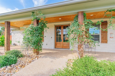 2050 Chalk Mill Crossing, Salado, TX 76571 - photo 2