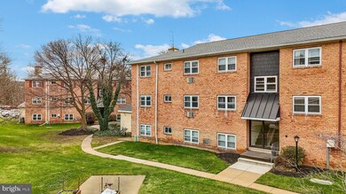 335 E Lancaster Ave unit E11, Downingtown, PA 19335 - photo 5