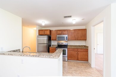 37 Hawthorne Dr unit 405, Bedford, NH 03110 - photo 4