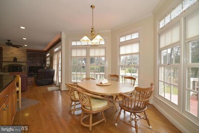 8061 Crooked Oaks Ct, Gainesville, VA 20155 - photo 5