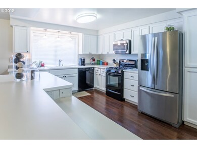 2437 Bowtie Ave, Eugene, OR 97404 - photo 4