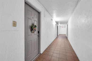 711 N Pine Island Rd unit 406, Plantation, FL 33324 - photo 2