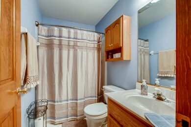 426 Camden Cir, Oswego, IL 60543 - photo 4