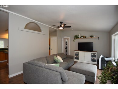 3651 Old Pacific Hwy S, Kelso, WA 98626 - photo 4