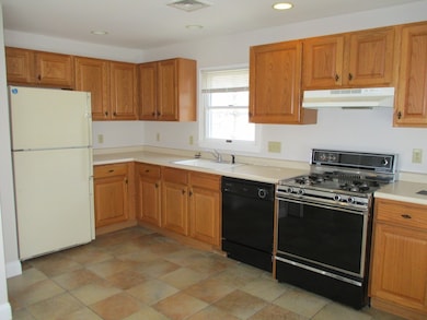 345 Linwood Ave unit 1, Newtonville, MA 02460 - photo 3