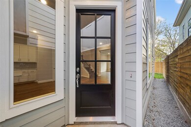 630 W 26th St, Houston, TX 77008 - photo 2