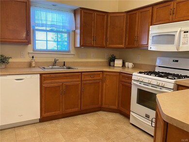 1806 Merlot Dr, Easton, PA 18045 - photo 3