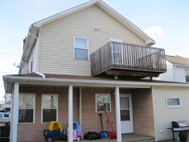 162 Tompkins St, Pittston, PA 18640 - photo 2